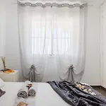 Casa Isabel 아파트